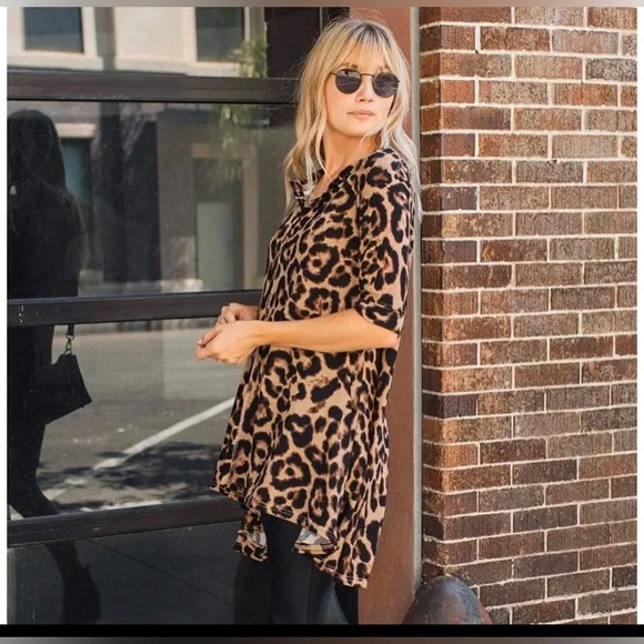 New Amaryllis Apparel Women's Shirt Brown XL Henley Hi Low Tunic Leopard Design - Picture 5 of 15